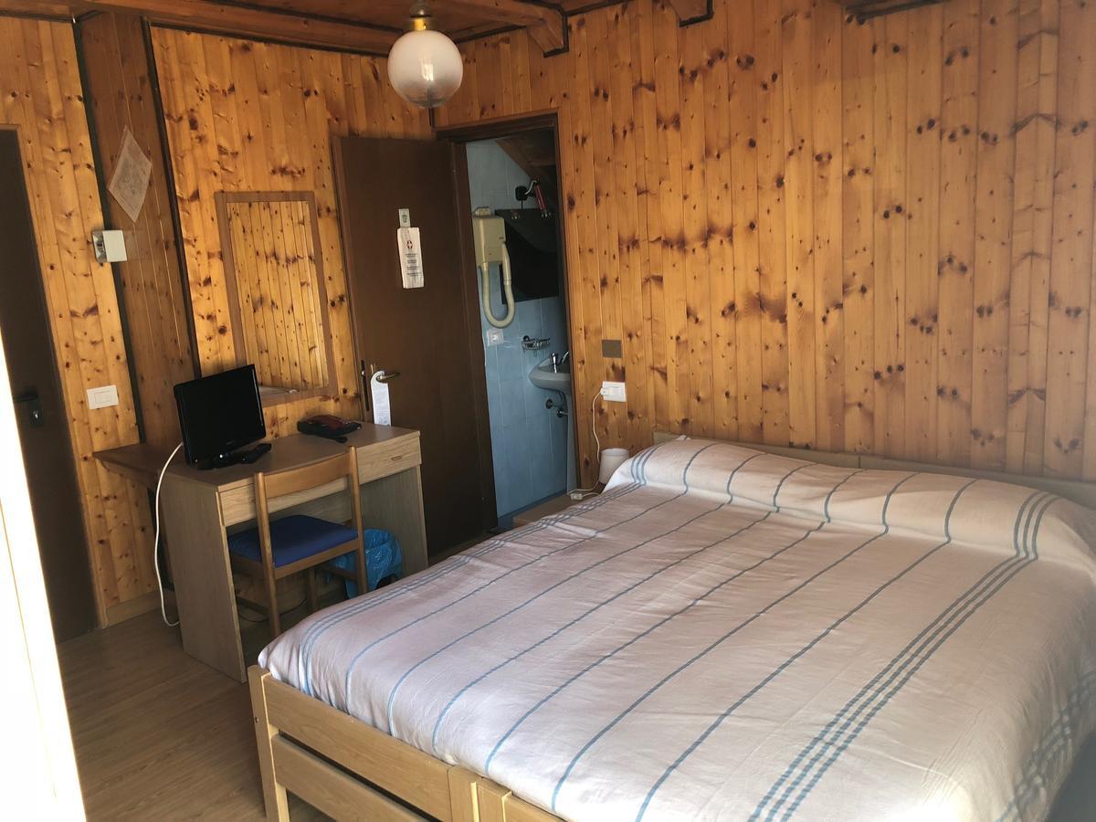 Albergo La Perla Craveggia Bagian luar foto